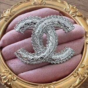CHANEL Silver Brooch with Crystal rhinestone new pin